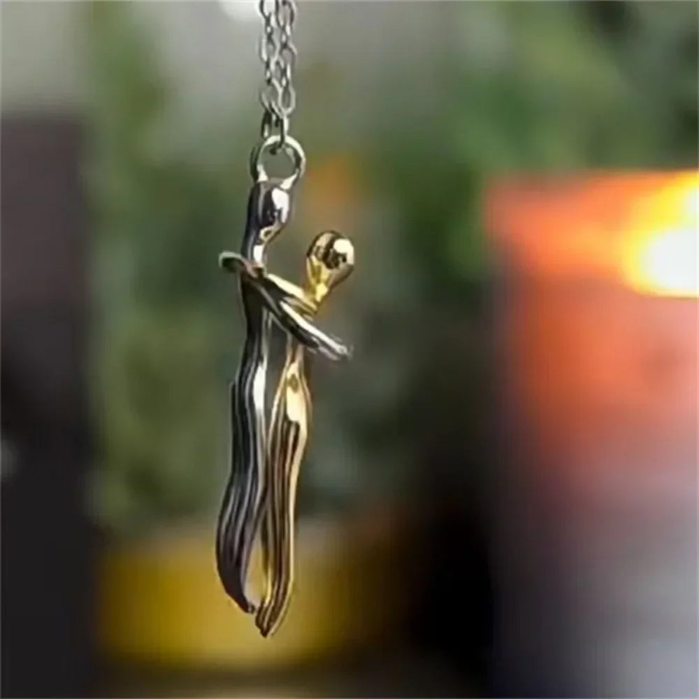 New Personality Fashion Couple Hug Slippable Pendant Necklace for Women Men Charm Collar Jewelry Creativity Anniversary Gift