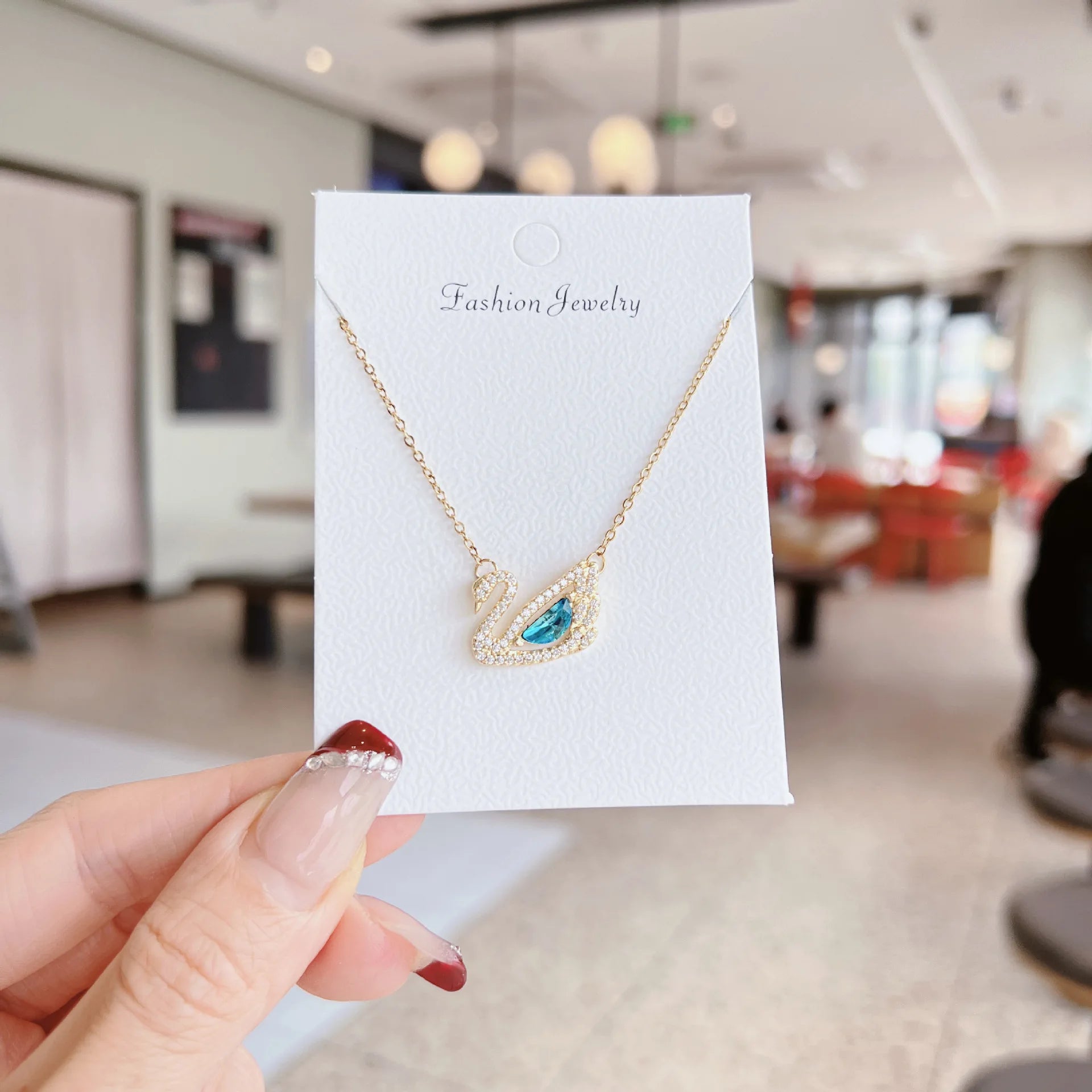 18K Gold-Plated Titanium Steel Pendant Necklace for Women, Fashionable Niche Ins-Style Titanium Steel Clavicle Chain with Unique Design